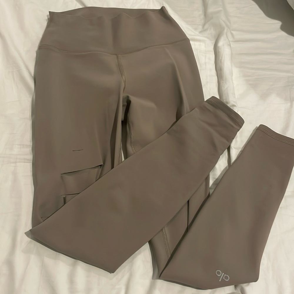 Alo Yoga ripped warrior airlift leggings